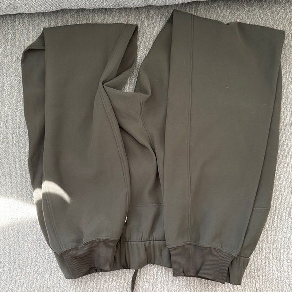 Lululemon On The Fly Jogger Olive Green 4 - Picture 3 of 6